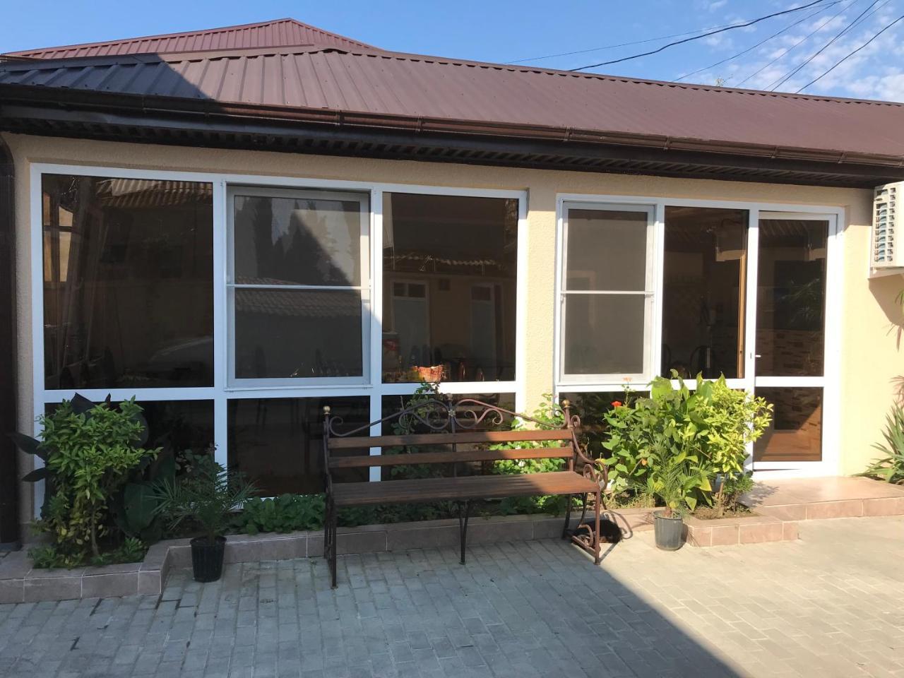 Guest House Palmovaia Gavan Гудаута Екстериор снимка